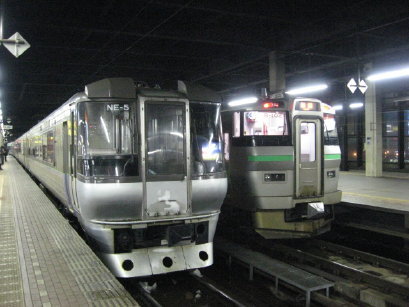 785n
