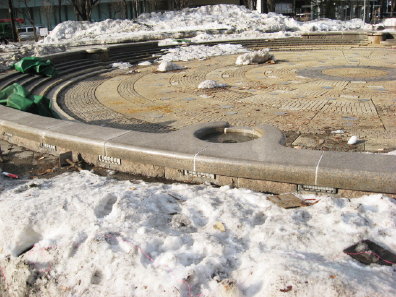 大通公園の雪解け具合
