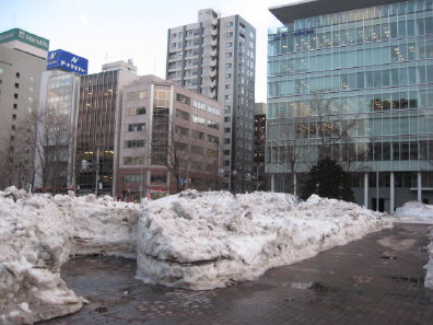 大通公園の雪解け具合